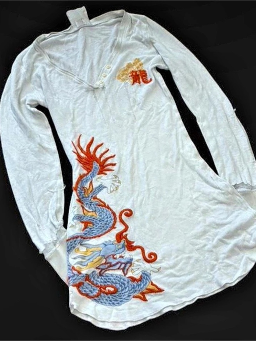 Y2K dragon embroidered long sleeve Henley shirt | mens s